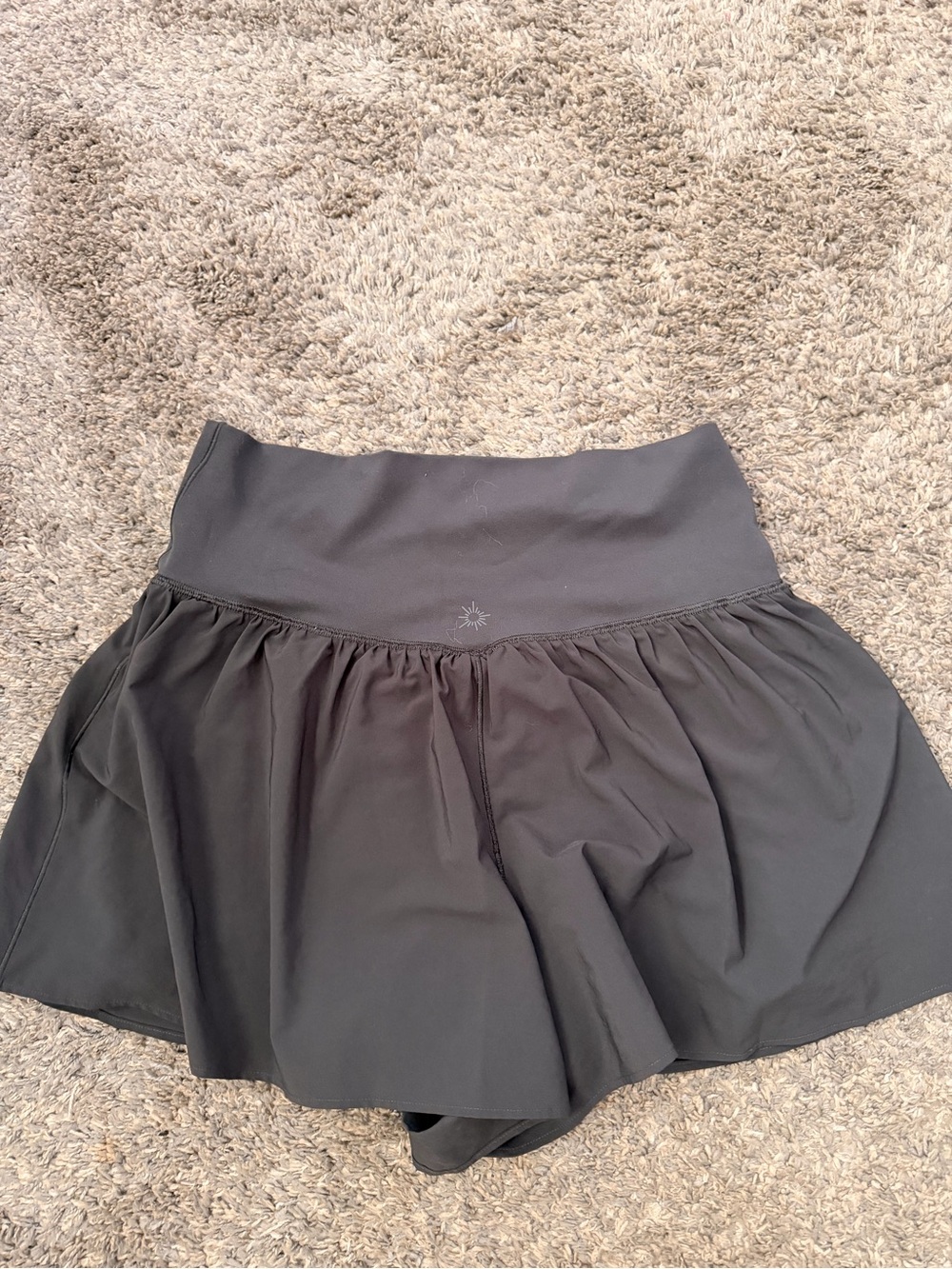 AERIE OFFLINE Crossover Short L - Picture 2 of 2